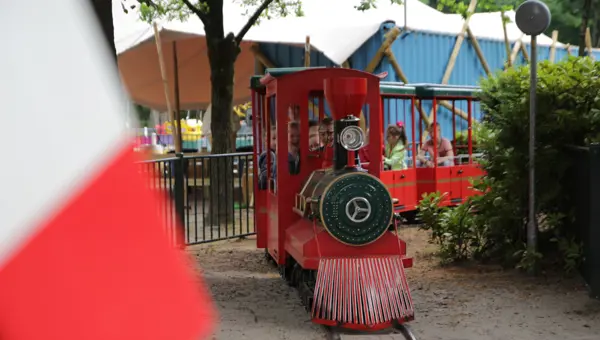 drouwenerzand-attractiepark-trein-oversteek drouwenerzand-attractiepark-trein-oversteek