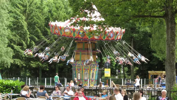 prachtige-wild-west-swing-van-drouwenerzand-attractiepark