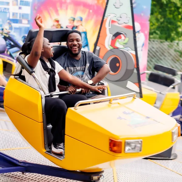 Cirkel familiedag (homepage) Familiedag en groepsuitje bij Attractiepark Drouwenerzand